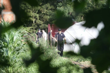 NAKON UŽASA U MLADENOVCU OGLASIO SE KOMŠIJA I OTKRIO JEDAN DETALJ! Evo kome je pripadala puška!