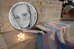 SA BELIM RUŽAMA U RUKAMA DOŠLI DA SE OPROSTE OD NOE: Građani pale sveće na Trgu republike u pomen ubijene tiktokerke (FOTO)