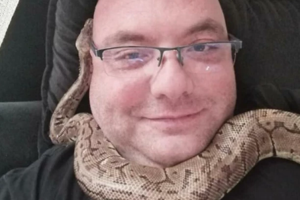 VLADICA JE IZVADIO ZMIJU IZ BOJLERA, PA OTKRIO JEZIVU STVAR! Evo zašto se najčešće baš OVDE kriju! (FOTO)