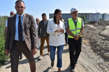 Ministarka Irena Vujović obišla radove na sanaciji nesanitarne deponije u Zrenjaninu