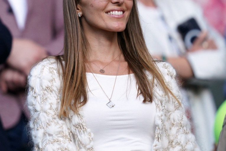 Jelena u džemperu koji košta više od 1. 000 evra 