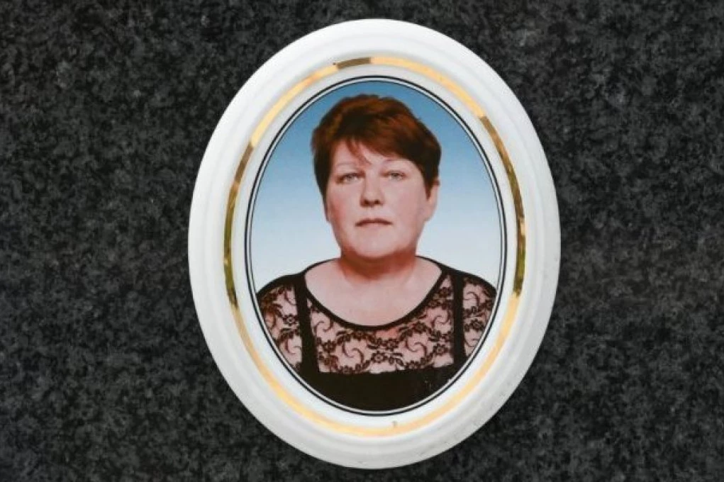 OVO JE BABA DEČAKA KOJI JE UBIO SVOG BRATA U MLADENOVCU: Uhapšena zbog sumnje da je posedovala neregistrovanu PUŠKU, sa kojom je njen unuk počinio UBISTVO!