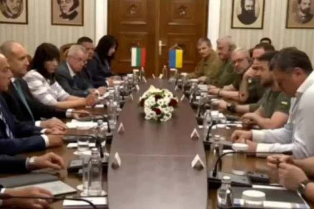 RADEV NAPAO ZELENSKOG, LETELO PERJE NA SASTANKU! Sve se treslo zbog neprijatne scene u Sofiji (VIDEO)