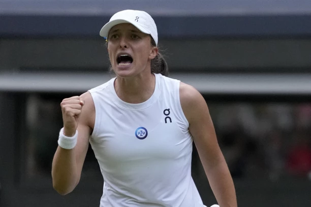 NE, NIJE GREŠKA: Na Vimbldonu se ovo nikada nije dogodilo - Iga Švjontek slavila u finalu bez izgubljenog gema!