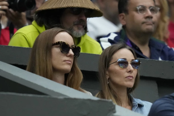 ĐOKOVIĆI POSTAVILI JEDAN KRUPAN USLOV! Misteriozna dadilja potpisala TAJNI UGOVOR pre nego što su je Novak i Jelena Đoković primili u kuću!