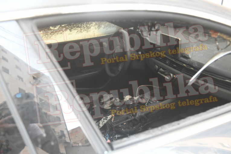 Zapaljena kola Tijane Ajfon