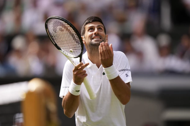 NOVI PROBLEM ZA ĐOKOVIĆA: Novakovi HEJTERI u ekstazi, Srbin KIKSNUO na Vimbldonu!