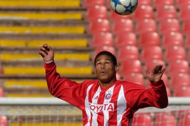 ODJEKNULA TRANSFER BOMBA: Brazilac parafirao ugovor - nekadašnji defanzivac CRVENE ZVEZDE se vraća na srpske terene! (FOTO GALERIJA)