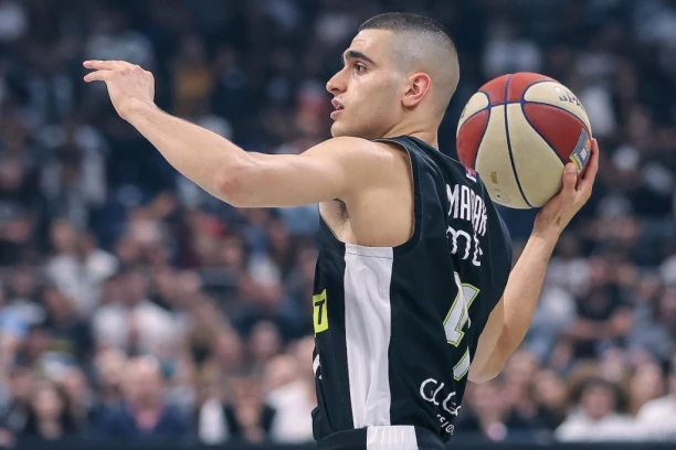 AU, KAKVE BROJKE! Madar brzo zaboravio Partizan, vodio Fenerbahče do pobede!