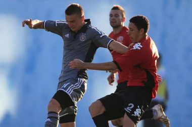 U IŠČEKIVANJU DETONACIJE: Nekadašnji fudbaler PARTIZANA ponovo u srpskoj prestonici! Nakon Španije i Kipra, vraća se u voljeni klub?