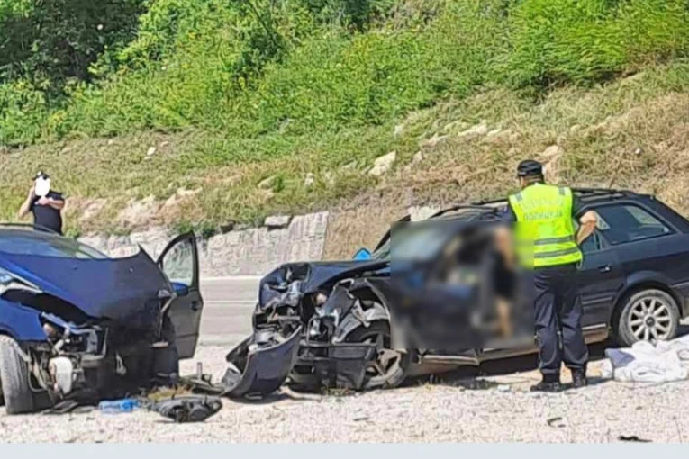 STRAVIČNI DETALJI SAOBRAĆAJNE NESREĆE KOD NOVE VAROŠI: Vozač "audija" izgubio kontrolu, pa se zakucao u "pežo"!
