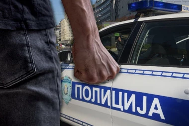 BRUTALNA MASOVNA TUČA U NOVOM PAZARU: Nožem nasrnuo na jednog od mladića - policija HITNO reagovala