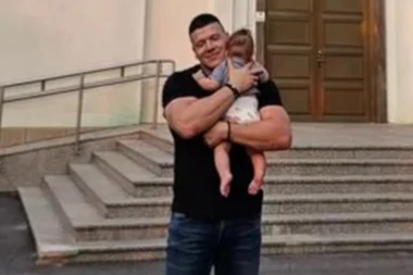 TATIN MALI PRAVOSLAVAC: Sloba Radanović odveo sina na PRIČEST!