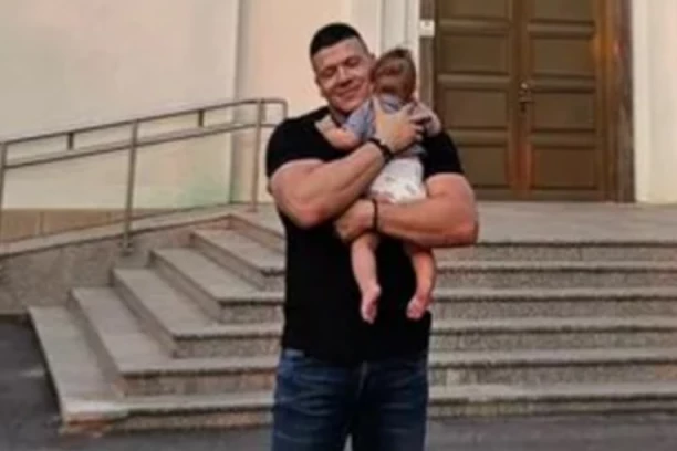 TATIN MALI PRAVOSLAVAC: Sloba Radanović odveo sina na PRIČEST!