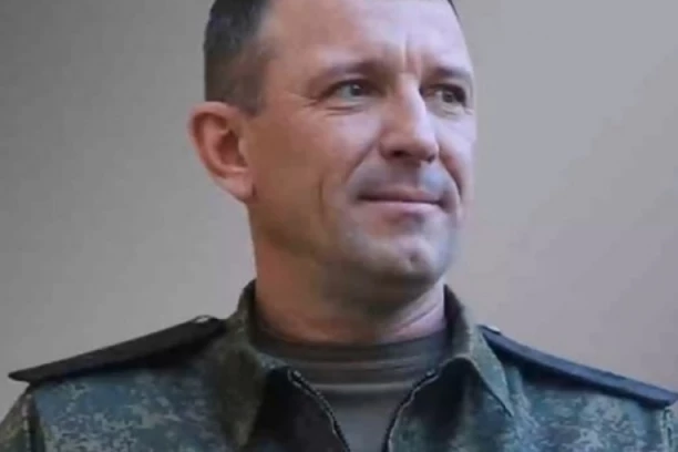 SMENJEN I POSLAT NA PRVU LINIJU FRONTA Ruski general KAŽNJEN zbog kritika, vojnom vrhu poručio: VOJNICIMA STE ZABILI NOŽ U LEĐA