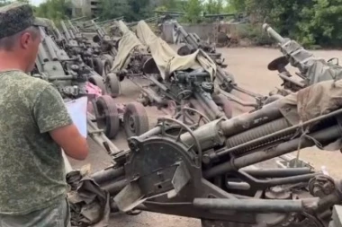 VAGNER SE RAZORUŽAVA: Prigožinov arsenal bio je ZASTRAŠUJUĆI, vojsci predate tone municije i preko 2.000 komada teškog naoružanja (VIDEO)