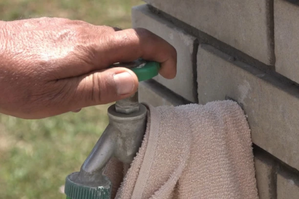 PALILULA I VOŽDOVAC SUTRA U PROBLEMU! Bez vode od 12 časova stanari OVIH ULICA!