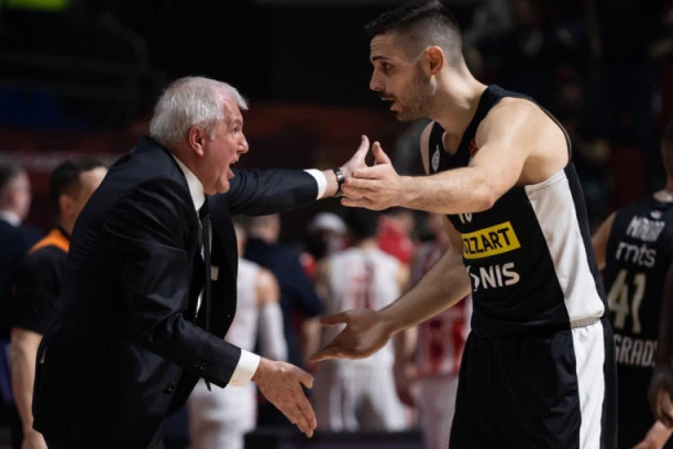 PAPAPETRU POREDIO ATAMANA I ŽELJKA! Evo ŠTA je rekao! Grk se oglasio pred SUDAR sa PARTIZANOM!