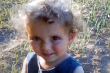 "OSEĆAM DA JE ISPRED MENE, A NE MOGU DA JE DODIRNEM!" Ispovest majke male Anđeline, koju je monstrum ubio pre 9 godina!