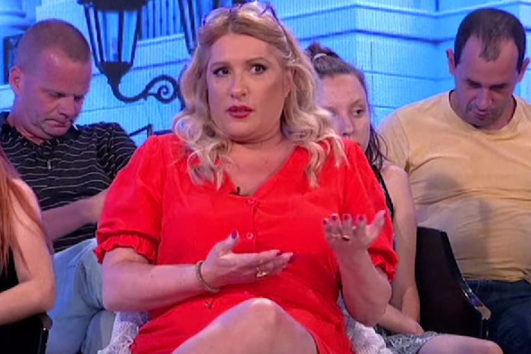 Jelena Golubović, Narod pita