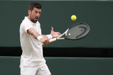 OVAKAV NOVAKOV TENIS JOŠ NISTE VIDELI! Đoković igrao na neobičnom mestu