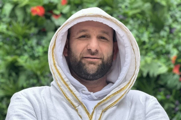 OVO JE MALIŠA KOJI JE UHAPŠEN ZBOG NADRILEKARSTVA: Pogledajte kako je patosirao ljude (VIDEO)