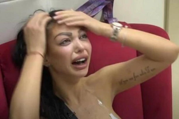 ŠTA SE DEŠAVA SA ZADNJICOM MAJE MARINKOVIĆ? Potpuno deformisana, ŠOK FOTKA masovno kruži mrežama (FOTO)