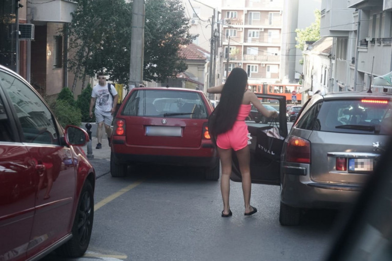 Maja Marinković paparaco