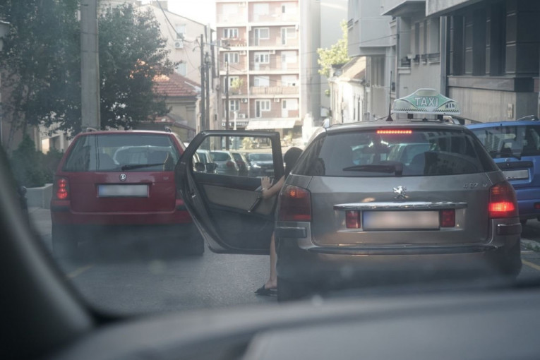 Maja Marinković paparaco