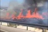BESNI POŽAR U OMILJENOM LETOVALIŠTU SRBA! Ugrožen aerodrom, vatra stigla do auto-puta...! (VIDEO)