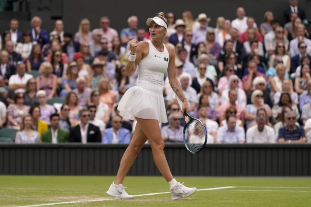 ŠOK U LONDONU: Vondrušova OSVOJILA Vimbldon!