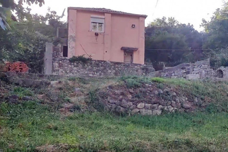 Mensur Ajdarpašić porodična kuća