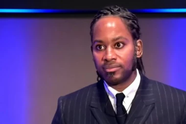 DŽEJSON JE USPEO NEMOGUĆE: Progovorio tek sa 11 godina, naučio da čita sa 18, a nećete verovati šta radi danas PODRŠKA MAJKE BILA JE KLJUČNA