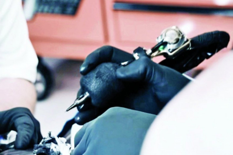 Adam Lakimi tetoviranje