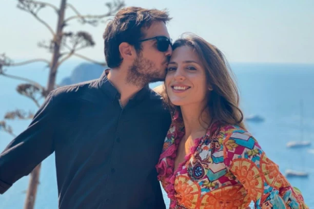 GLUMICA U BIKINIJU PROSLAVLJALA DEVOJAČKO VEČE! Miona Marković će DRUGI PUT izgovoriti DA! (FOTO)