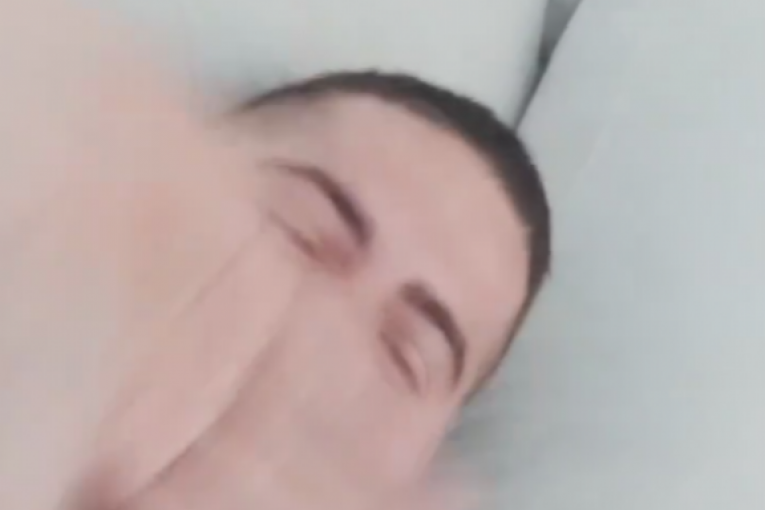 Bilal Brajlović u krevetu