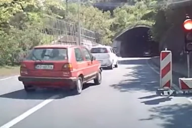 PRETRČAVALA MAGISTRALU KOD CETINJA, PA STRADALA: Ruskinju usmrtio golf, njen suprug ima više preloma