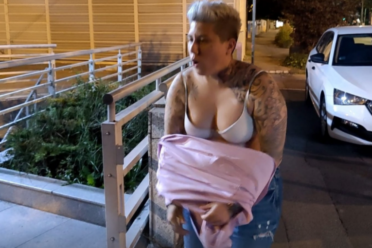 Jovana Tomić Matora se skida ispred Pinka