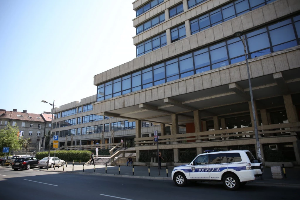 DRAMA NA SUĐENJU ZA ZLOČIN U BELVILU: Optuženi za ubistvo srušio se u sudnici!