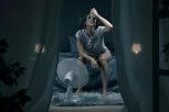 KLIMA ILI VENTILATOR? Otkrijte koji uređaj je bolji izbor za spavaću sobu tokom leta i kako utiču na kvalitet sna!