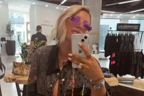 NIKAD VRELIJA DEA ĐURĐEVIĆ: Lepa voditeljka Pinka pozirala u PROVIDNOJ kombinaciji (FOTO)