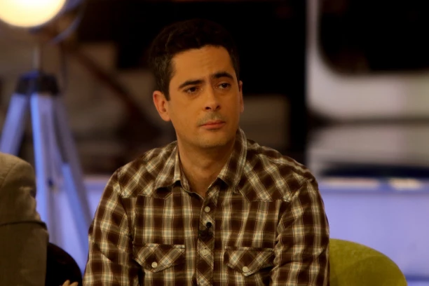 SUPRUGA SAŠE JOKSIMOVIĆA DOŽIVELA FRAS: Šokantno pravdanje glumca nakon objave da se razvodi!