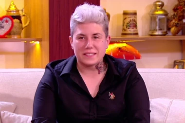 POSLE UDAJE IGLA: Matora se BOTOKSIRALA, obrisala BORE sa lica! (FOTO)