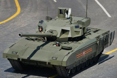 MOĆNA ARMATA PONOVO VIĐENA U UKRAJINI: Rusi poslali nekoliko tenkova u borbu, i brzo ih POVUKLI SA FRONTA, zbog jednog razloga(VIDEO)