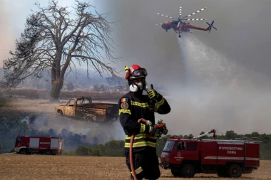 POŽARI U GRČKOJ SE SMIRUJU, ALI STRAH OSTAJE: Vatra progutala šume i domove, sledeće nedelje se očekuje 45 stepeni!
