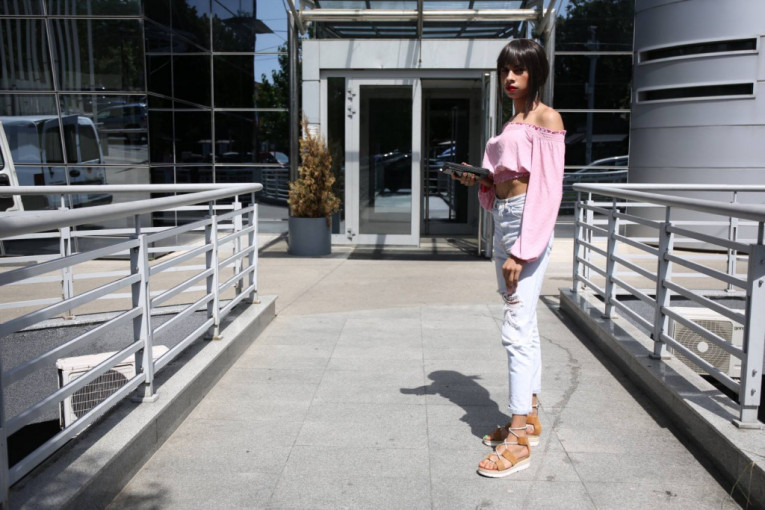 Noina cimerka stigla na Pink