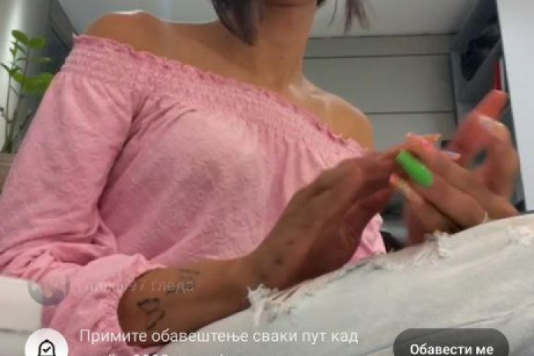 Marija Pavlović u zgradi Pinka