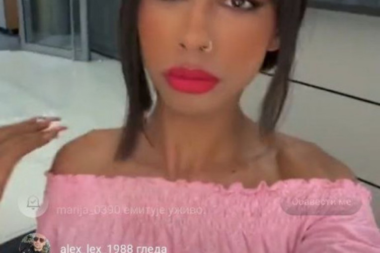 Marija Pavlović u zgradi Pinka