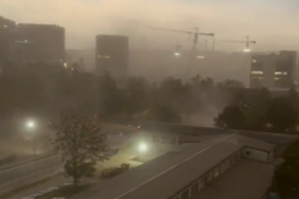 SNAŽNI UDAR VETRA UGASIO DRŽAVU: Desetine hiljada ljudi bez struje, svi sad strahuju od POŽARA (VIDEO)