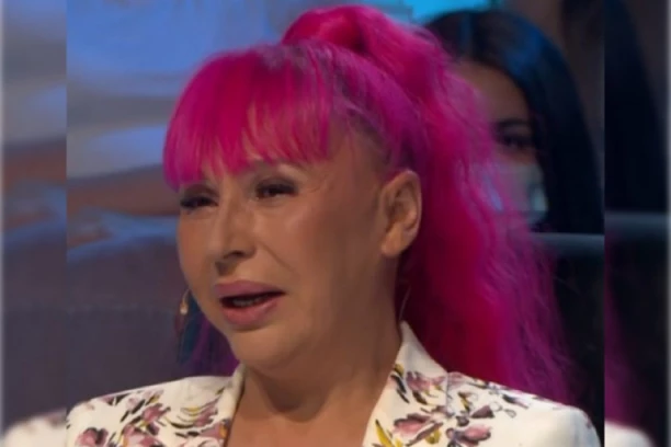 ZORICA BRUNCLIK SE OŠIŠALA DO GLAVE: Pevačica zbog muža napravila neprepoznatljivu transformaciju!